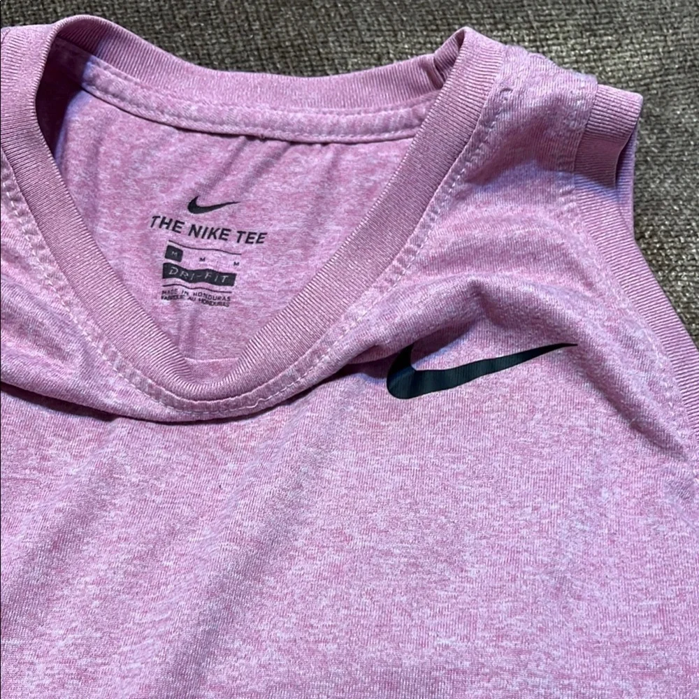 Nike Dri-Fit Pink Sleeveless Relaxed Tank Top, Size Medium